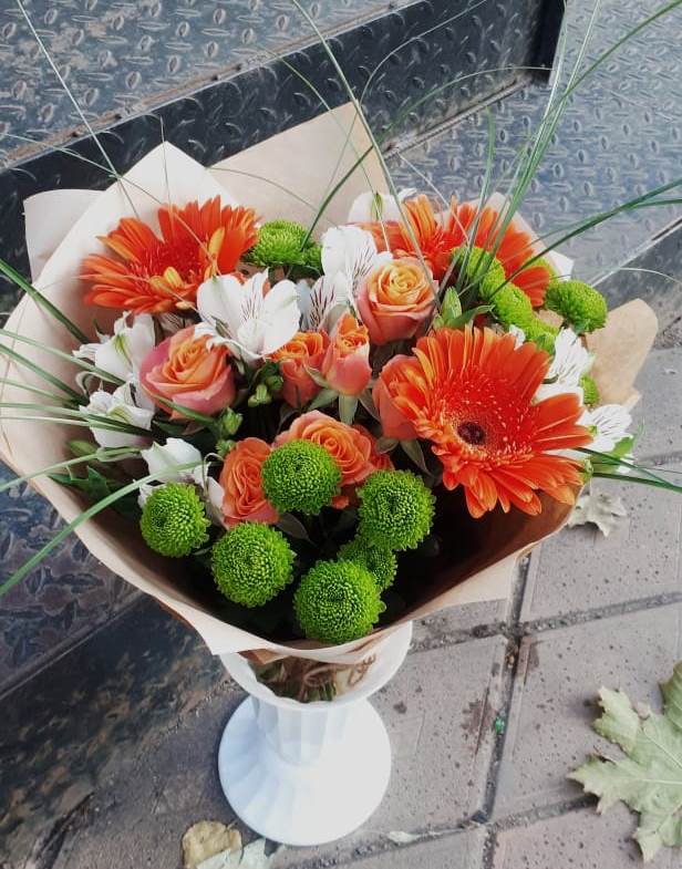 Букет цветов из: Герберы, Хризантемы, Альстромерии и Розы в Горки