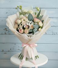 Букет цветов из:  Розы и Лизиантусы в Горки