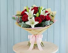Букет цветов из:  Лилии и Розы в Горки