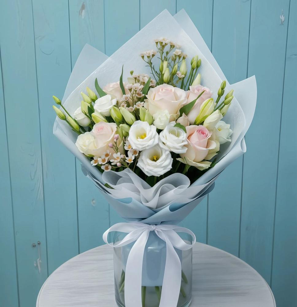 Букет цветов из: Розы и Лизиантусы в Горки