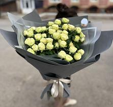 Букет Белые кустовые розы Солинеро в Горки