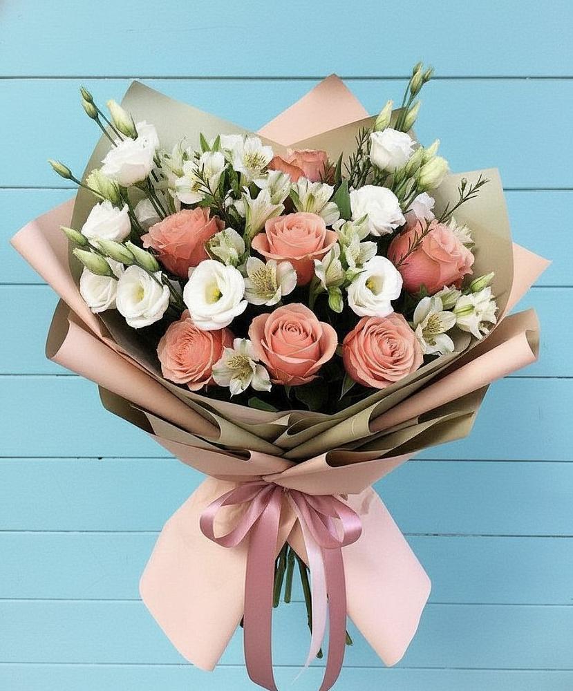 Букет цветов из: Розы, Альстромерии и Лизиантусы в Горки