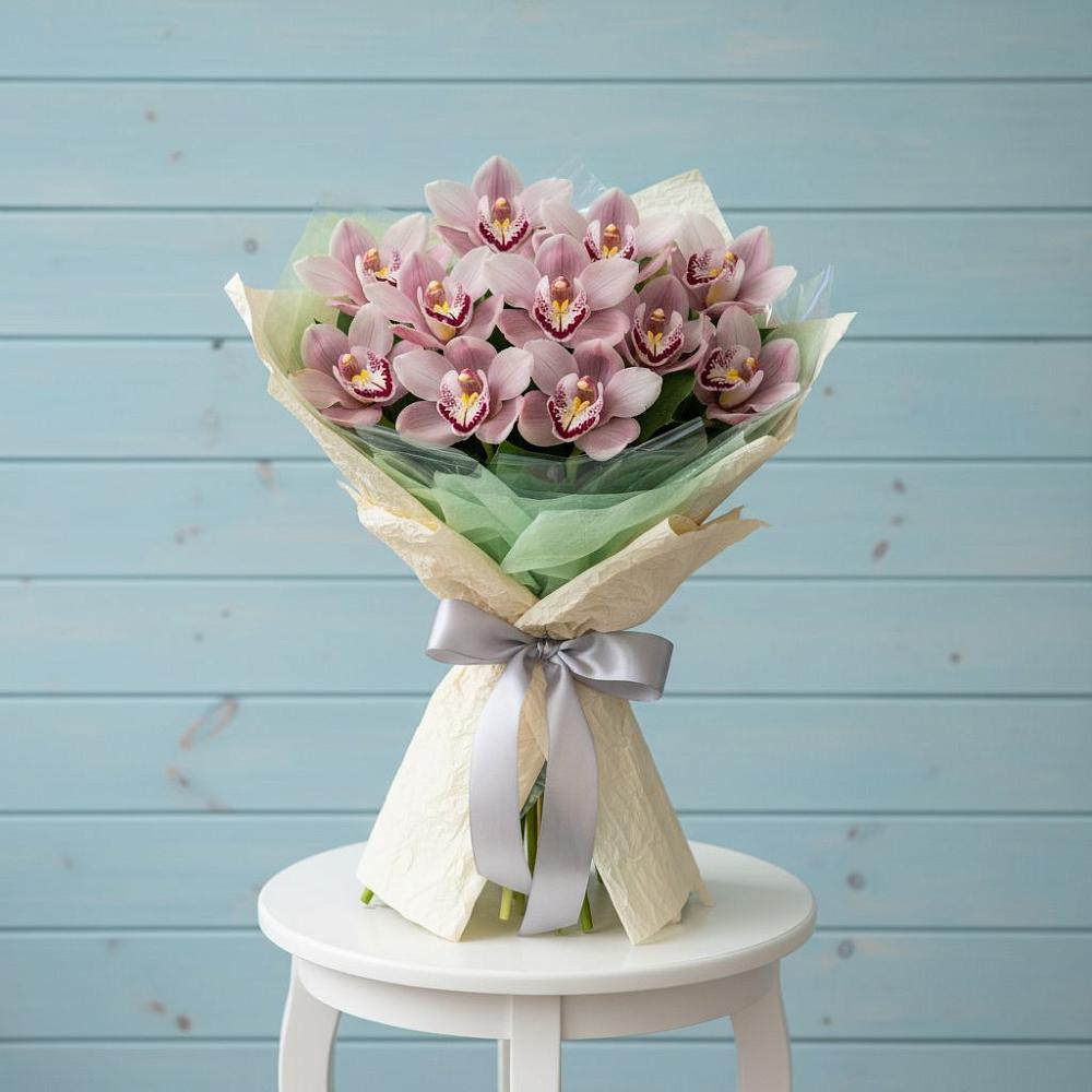 Букет цветов из: Орхидеи и Розы в Горки