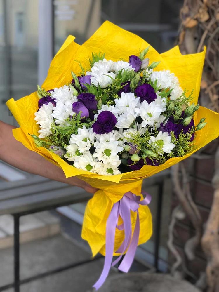 Букет цветов из: Ирисы, Хризантемы и Ромашки в Горки