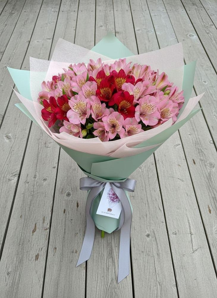 Букет цветов из: Альстромерии в Горки