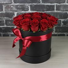 Цветочная композиция из Розы в шляпной коробке в Горки