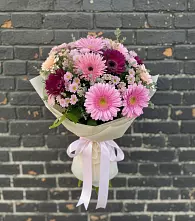 Букет цветов из:  Герберы и Хризантемы в Горки