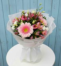 Букет цветов из:  Герберы, Альстромерии и Лизиантусы #REPLACE_PRED# Горки