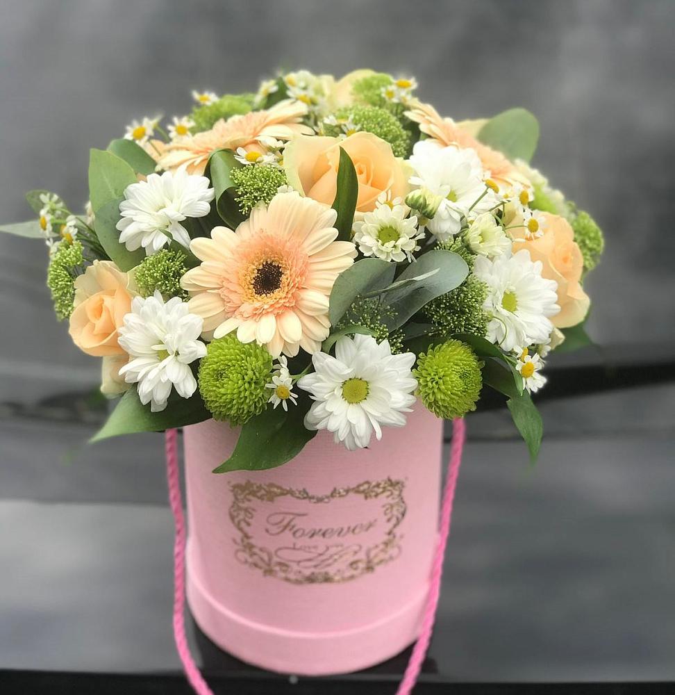 Цветочная композиция из Розы, Герберы и Хризантемы в шляпной коробке в Горки