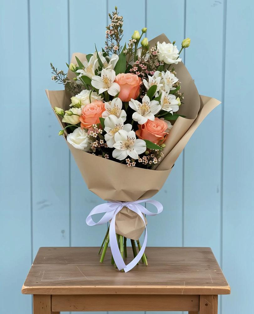 Букет цветов из: Альстромерии, Лизиантусы, Розы и Хризантемы в Горки
