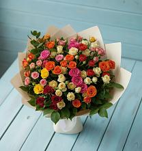 Букет Микс из разноцветных кустовых роз в Горки