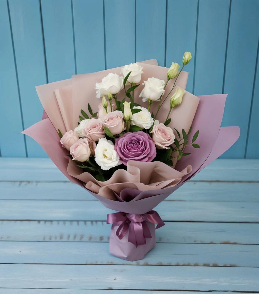 Букет цветов из: Розы и Лизиантусы в Горки