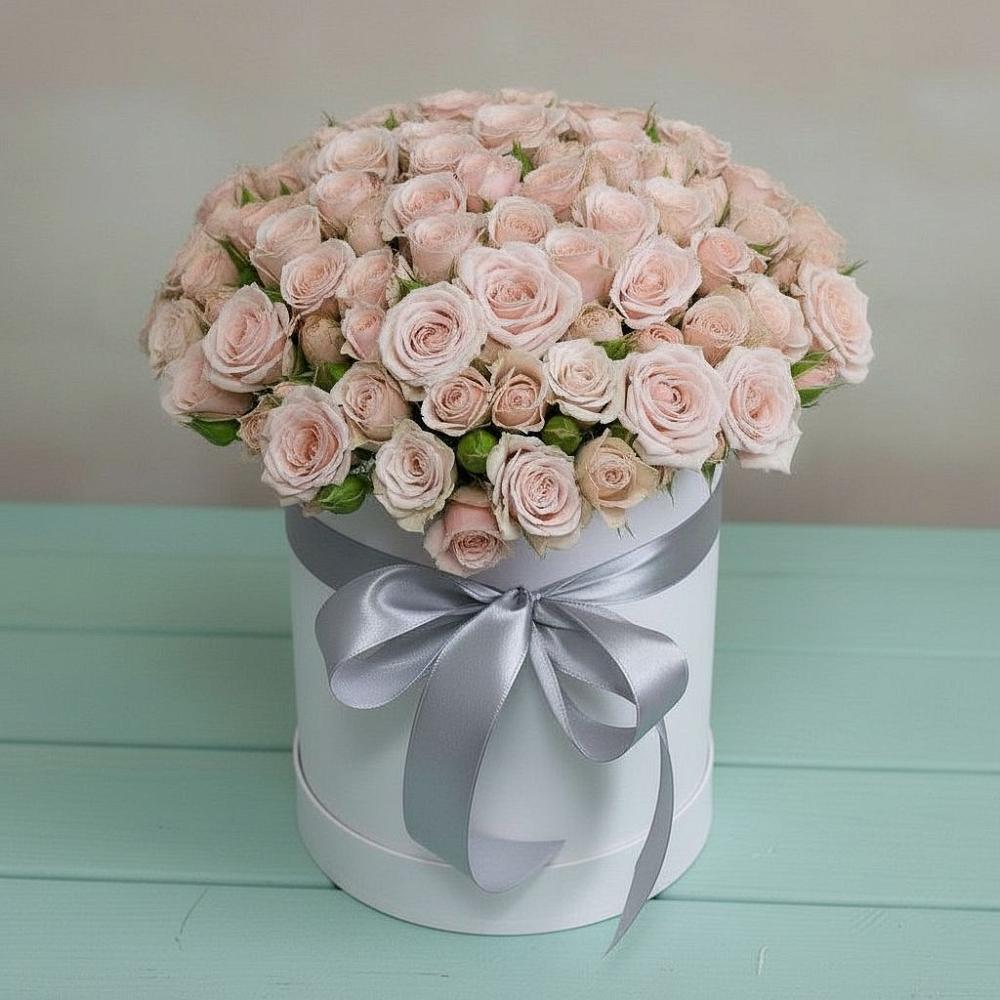 Цветочная композиция из Розы в шляпной коробке в Горки